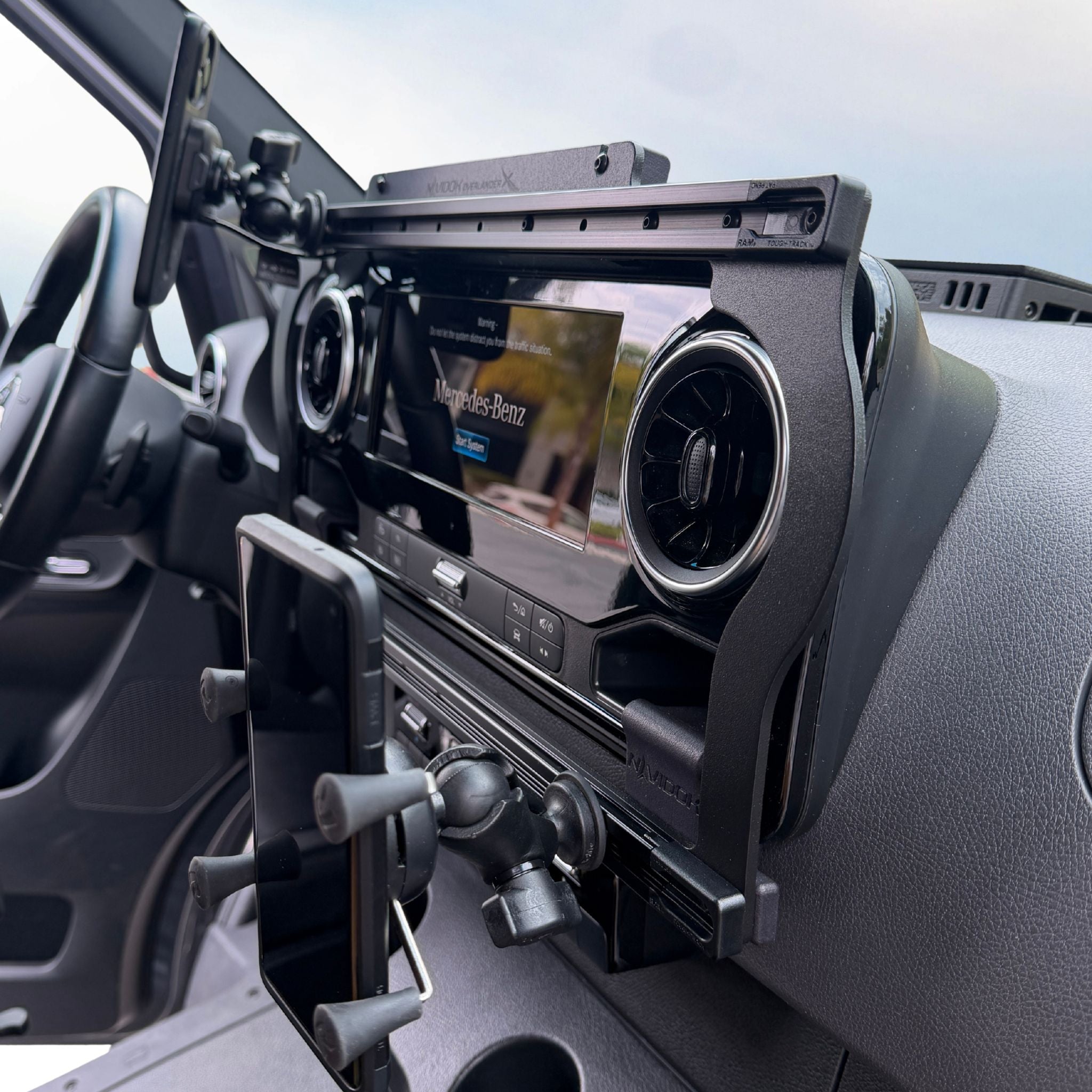 Navidok Overlander X - No Drill Dash Mount