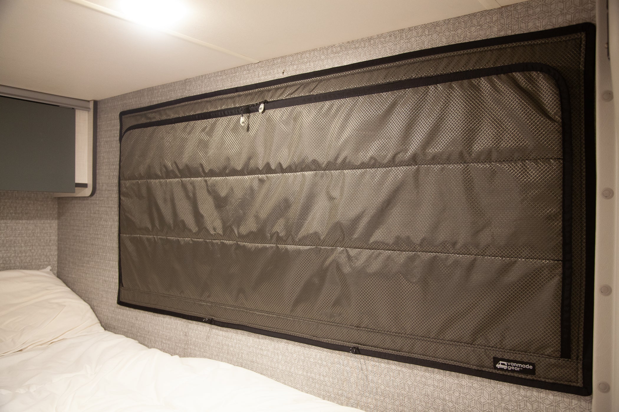 Transit Ekko - Bed Zipper Shade (Set)