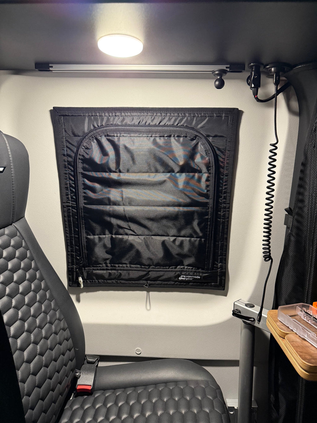 Tiffin GH1 - Dinette Zipper Shade