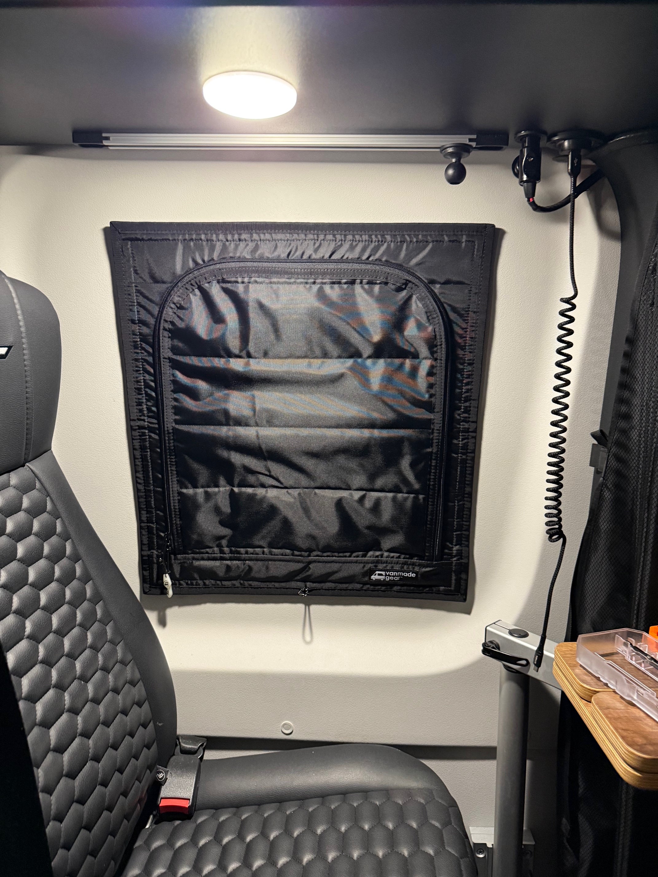 Tiffin GH1 - Dinette Zipper Shade