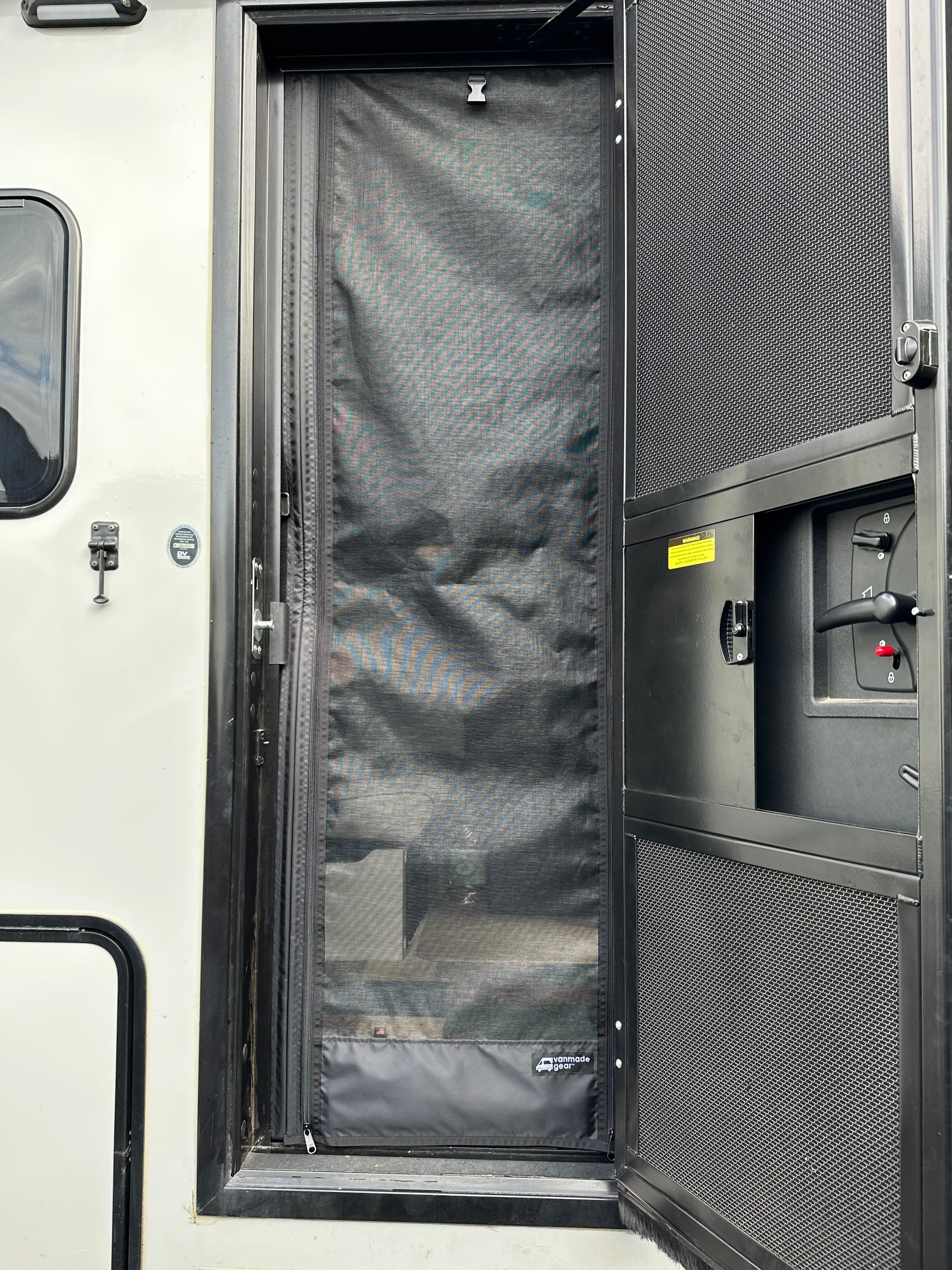 Sprinter Ekko - Screen Door
