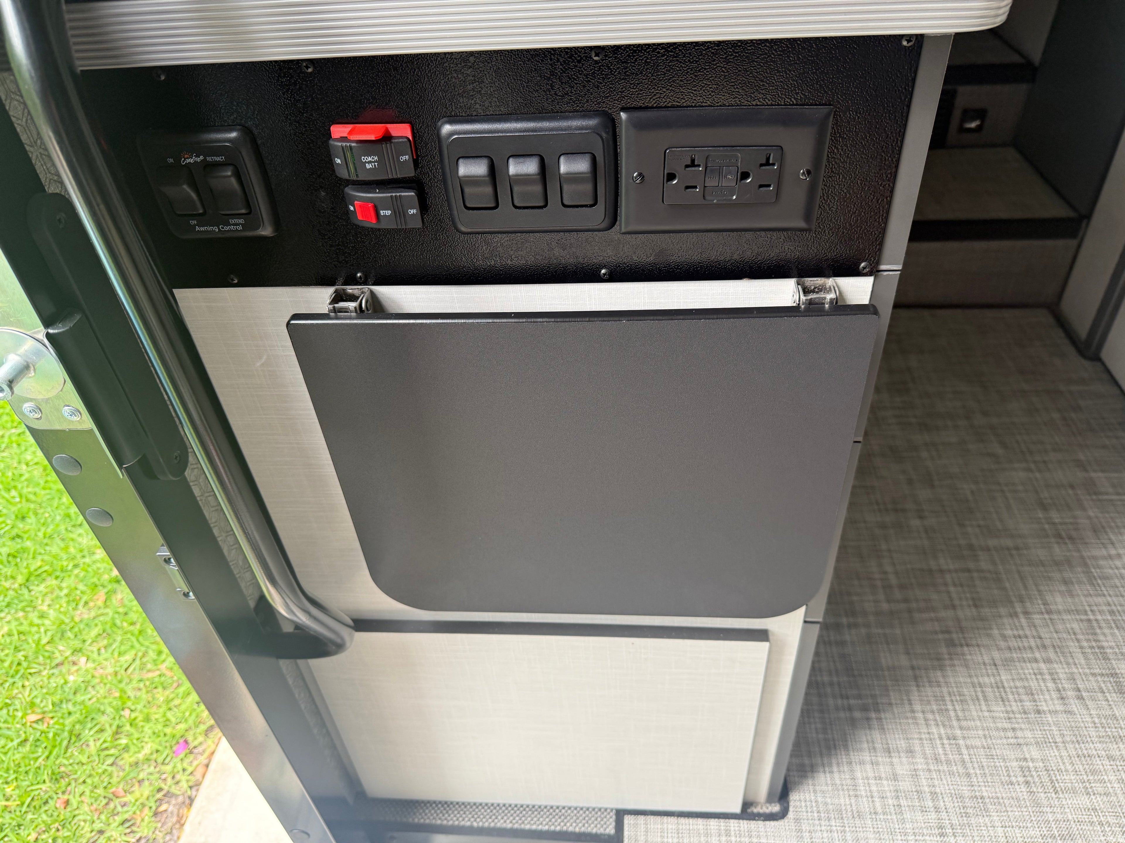 Grip Turf Folding Counter Top Extension Black.  DIY Friendly