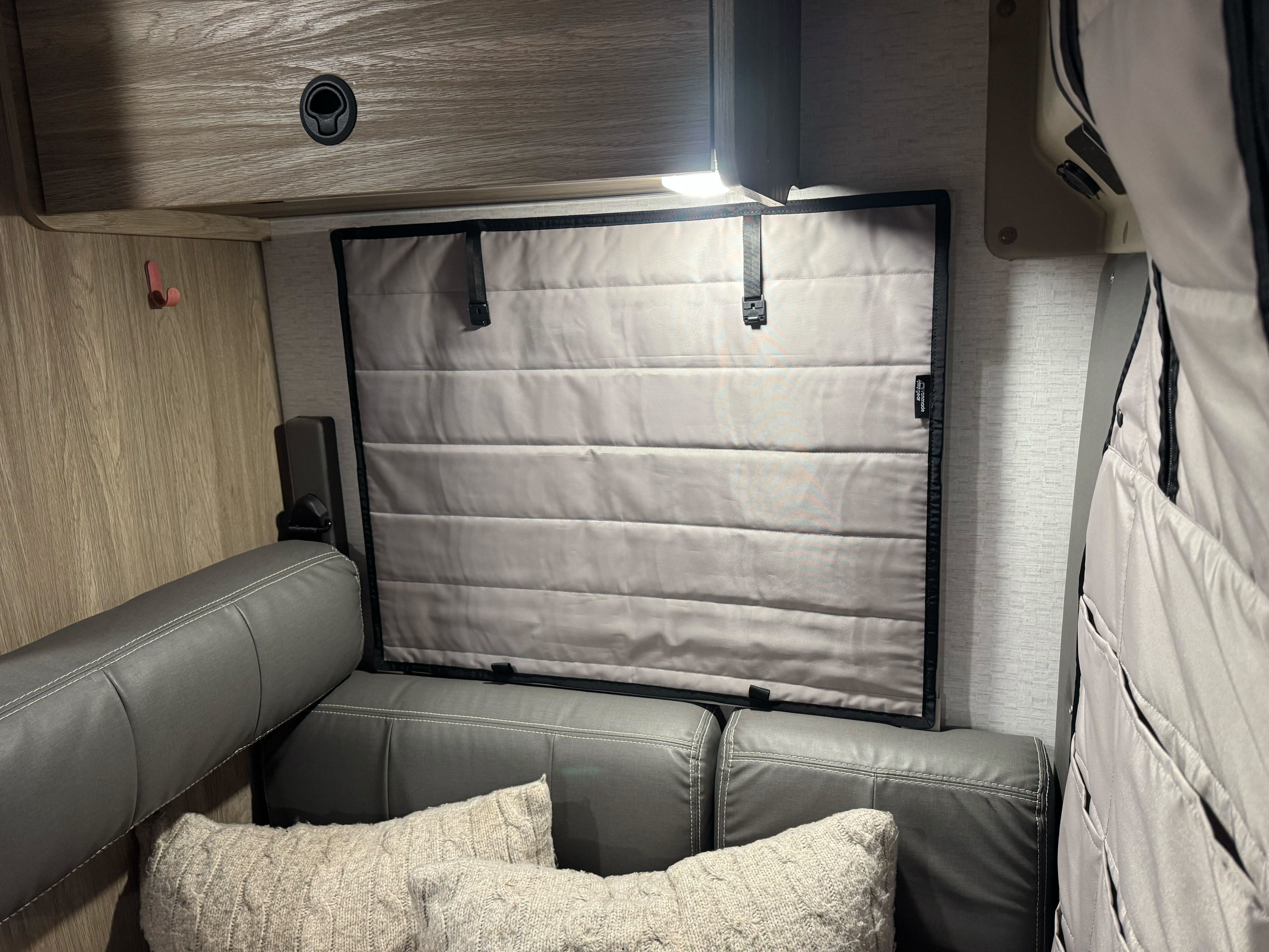 Sprinter Ekko - Dinette Frame Cover (driver side)