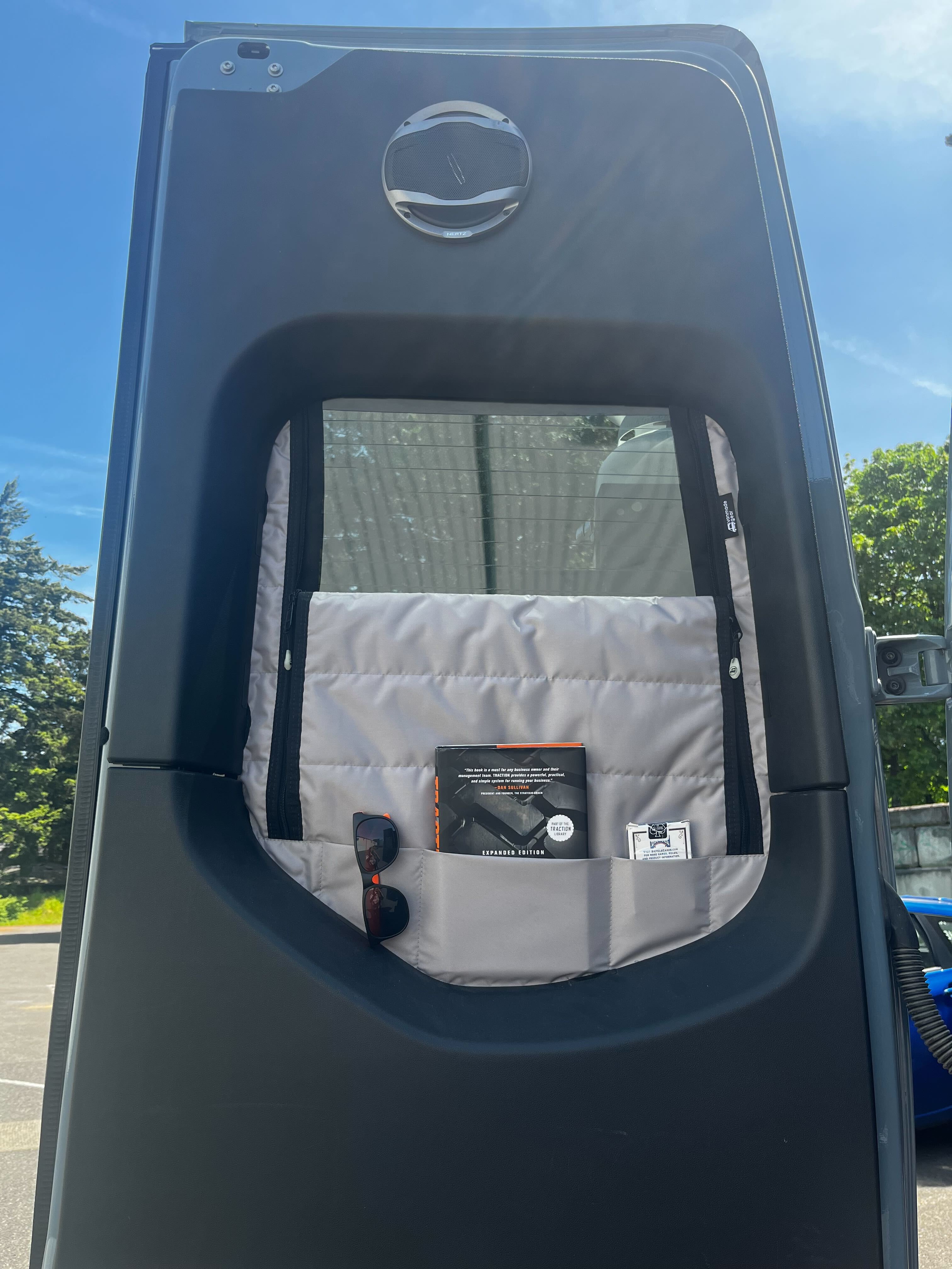 Revel 2020+ - Zippered Rear Doors (set)