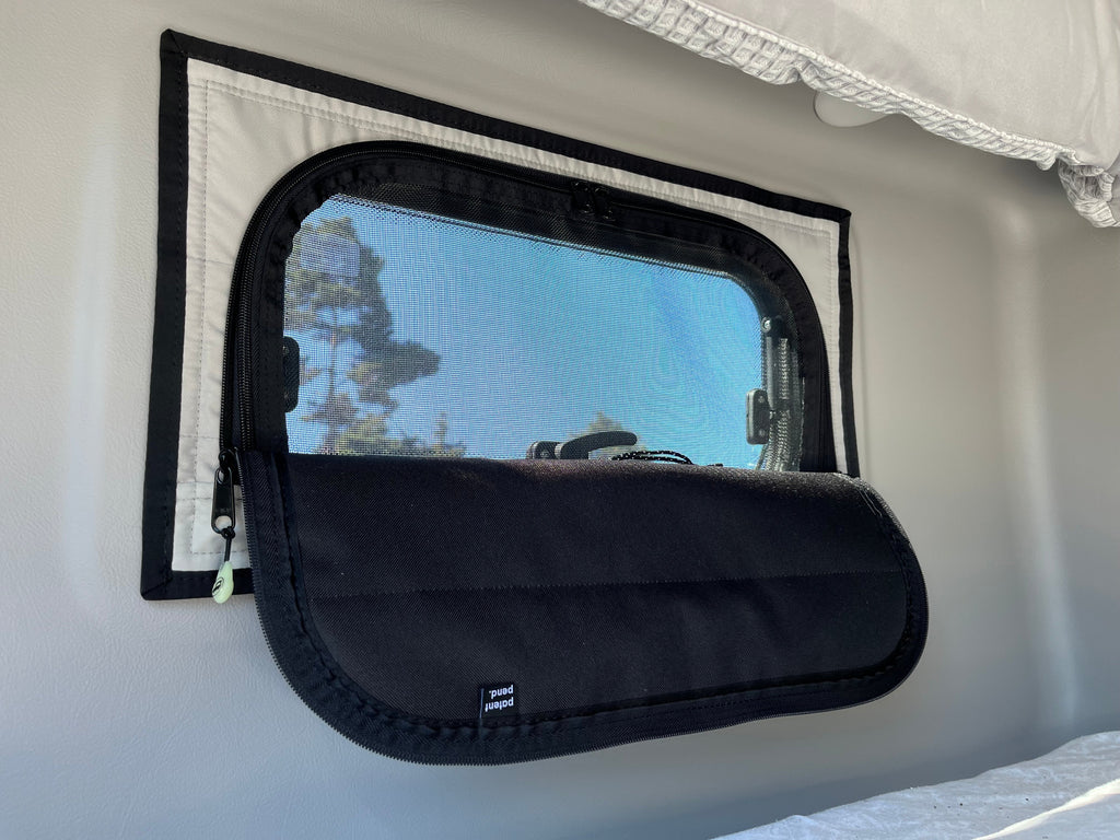 Tiffin GH1  - Bunk Window Zipper Shade