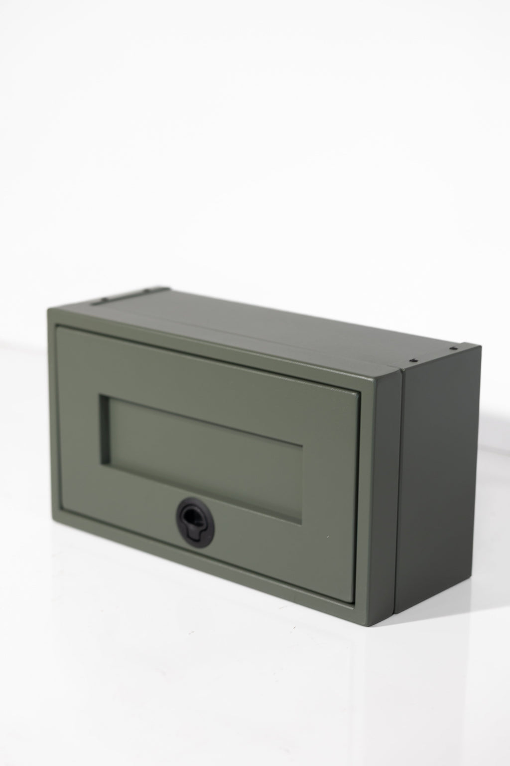 20" Ekko Cabinet - 20" x 8" x 11" - Foot of Bed