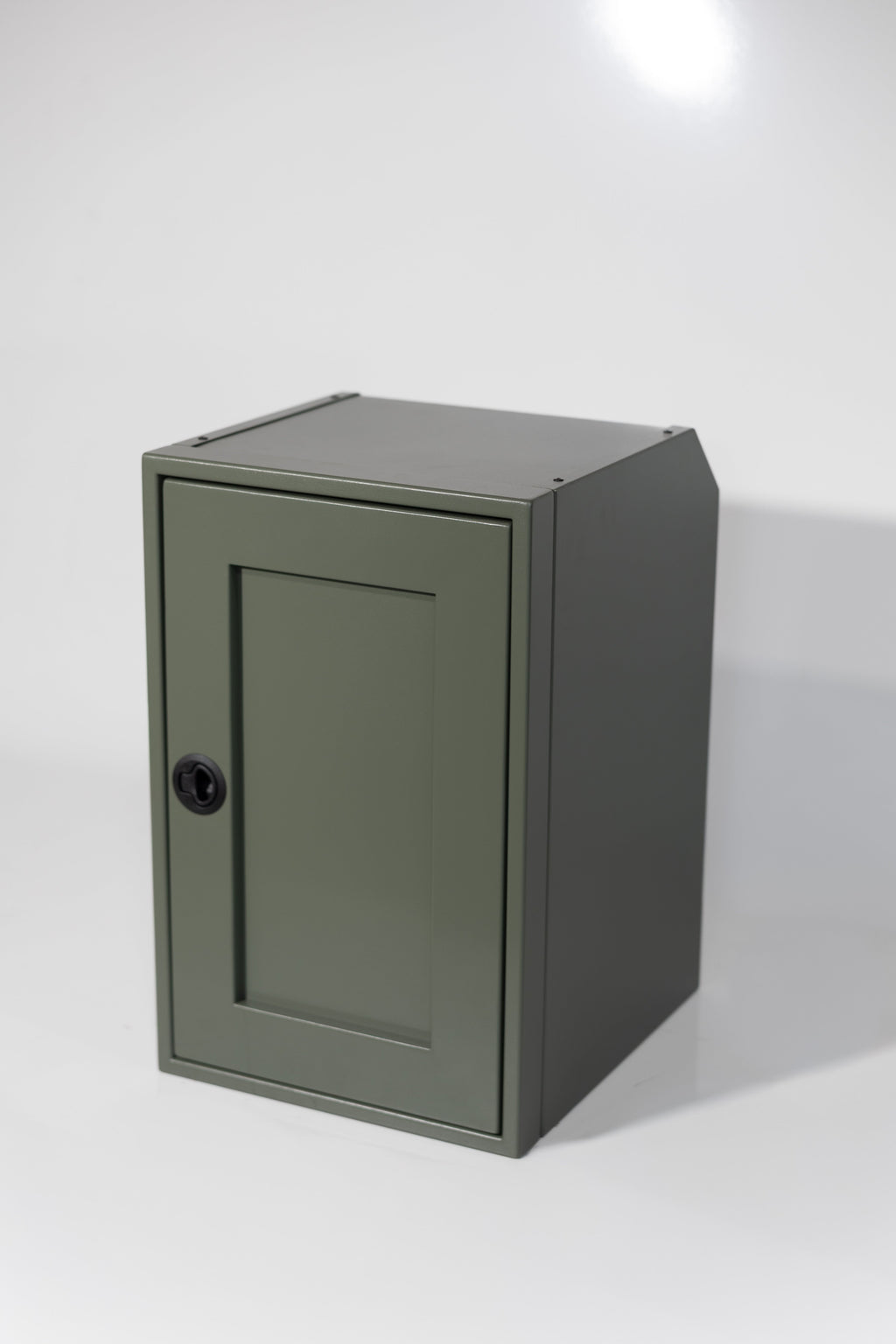 16" One Door Ekko Cabinet - 16" x 18" x 25" - Right of Microwave