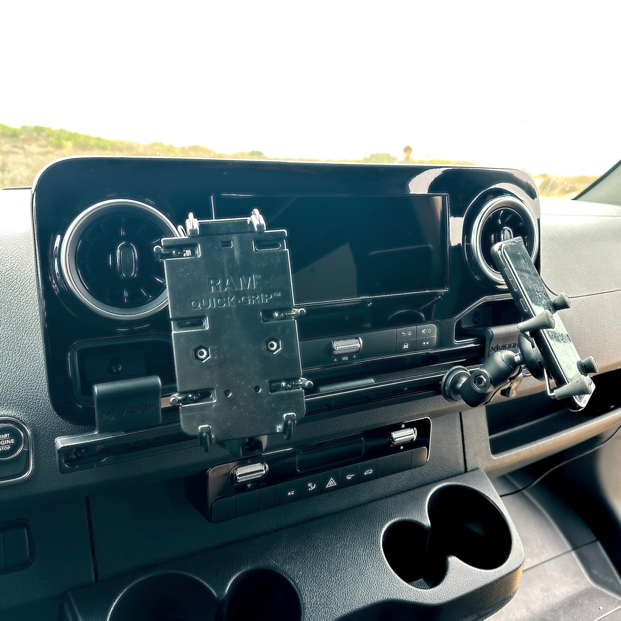 Navidok Overlander - No Drill Dash Mount