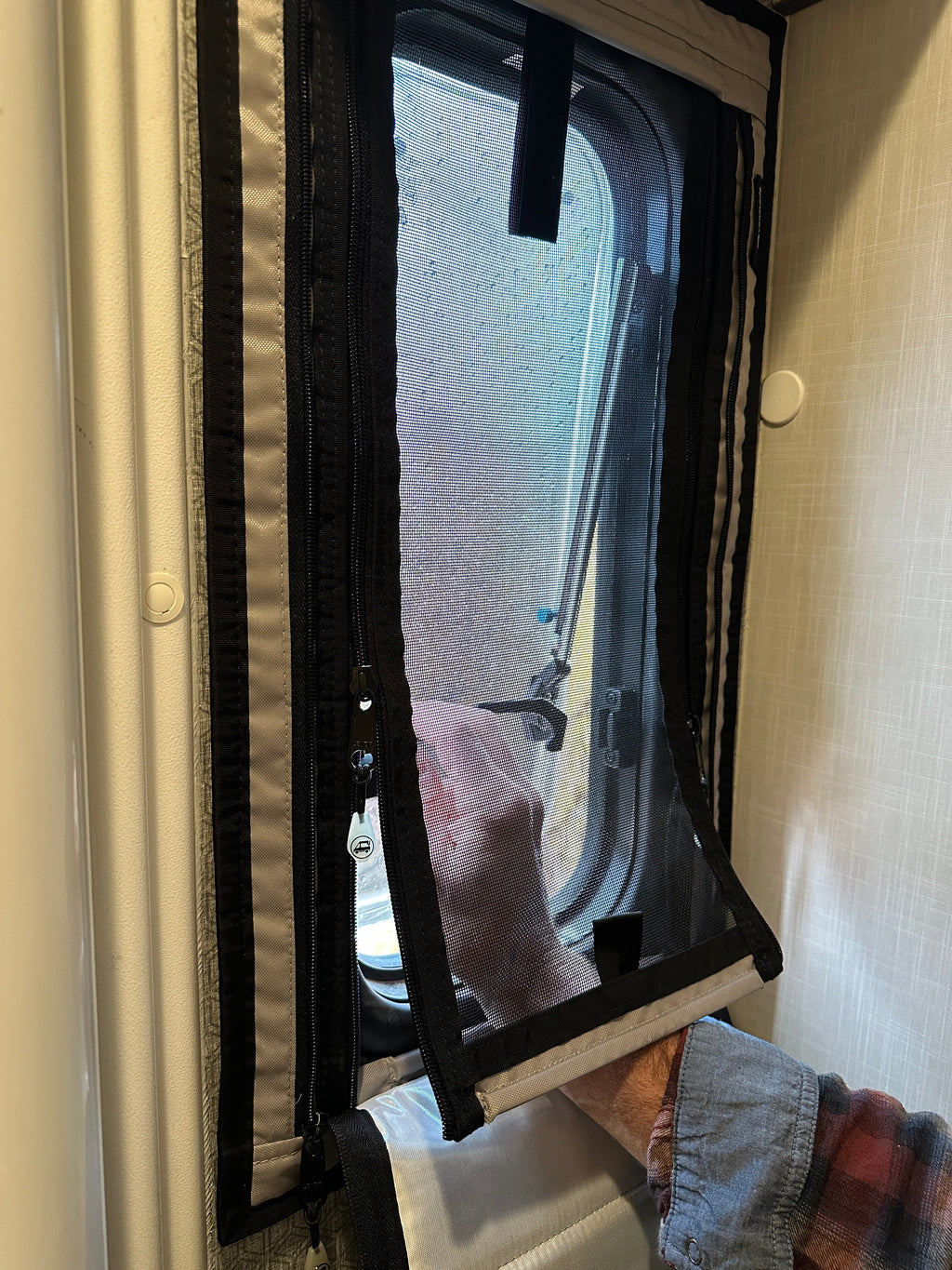 Sprinter Ekko - FitRV Bathroom Shade