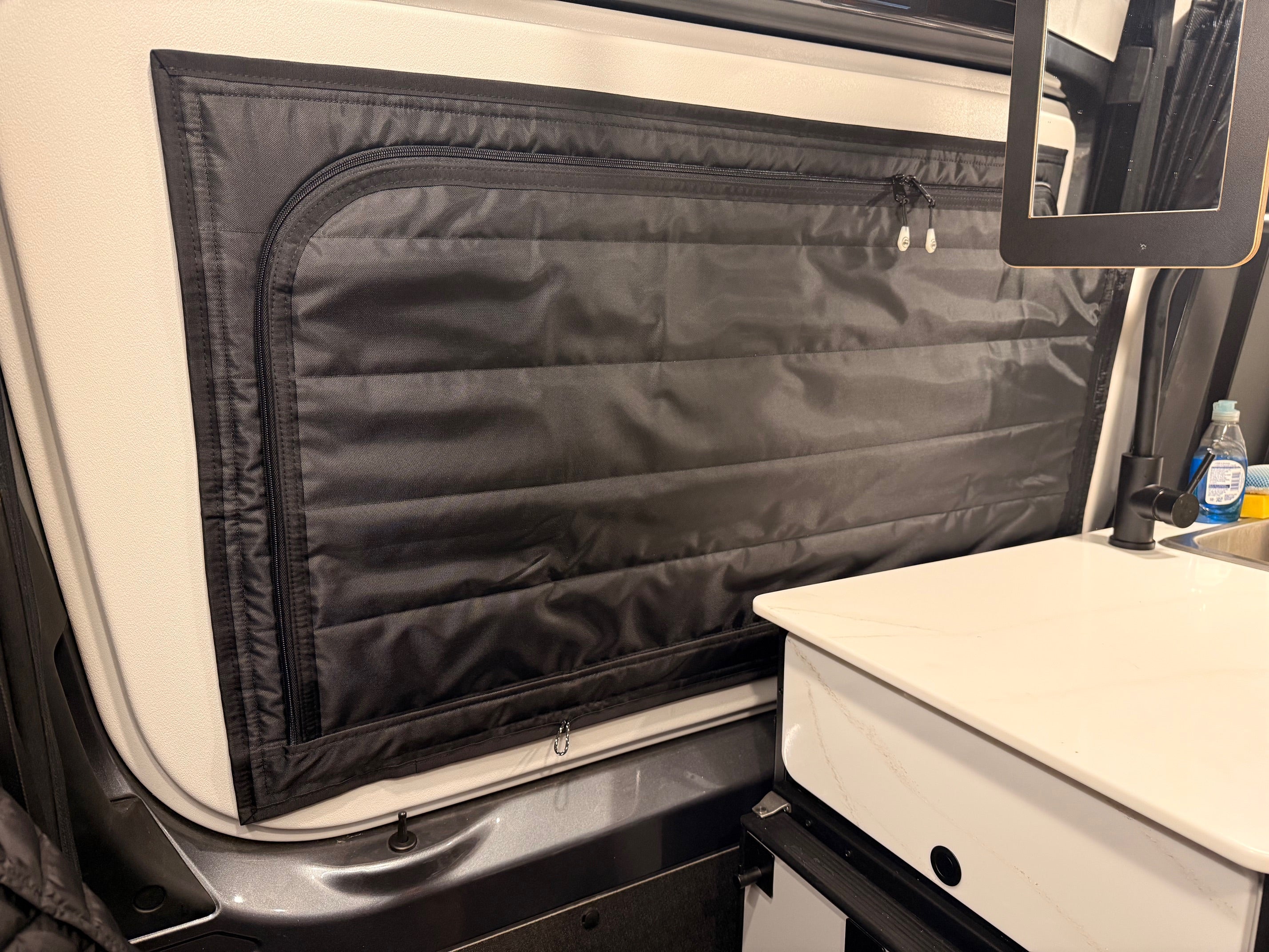 Tiffin GH1 - Slider Door Zipper Shade