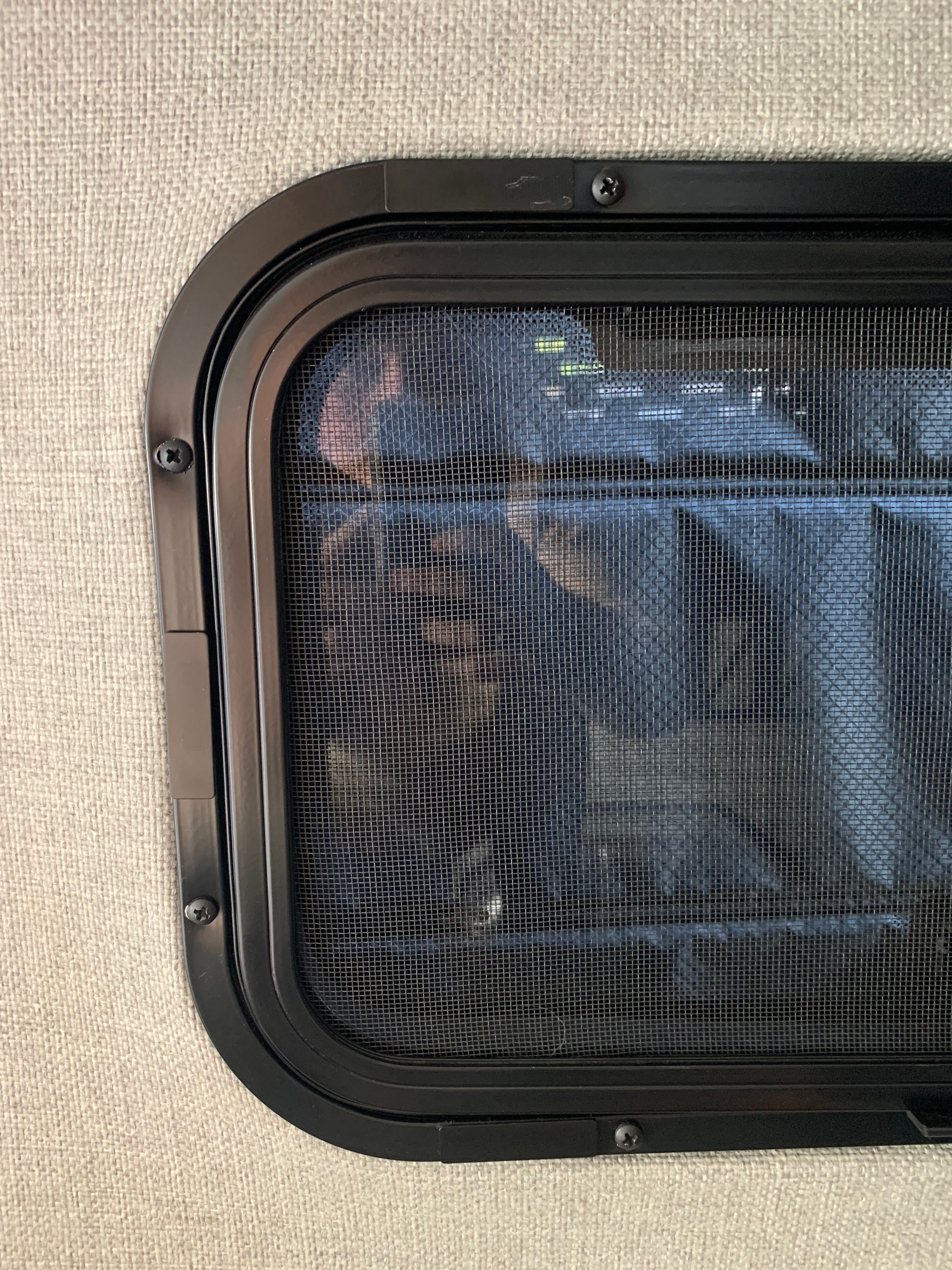 Sprinter Storyteller Half-Slider Bunk Window Shade